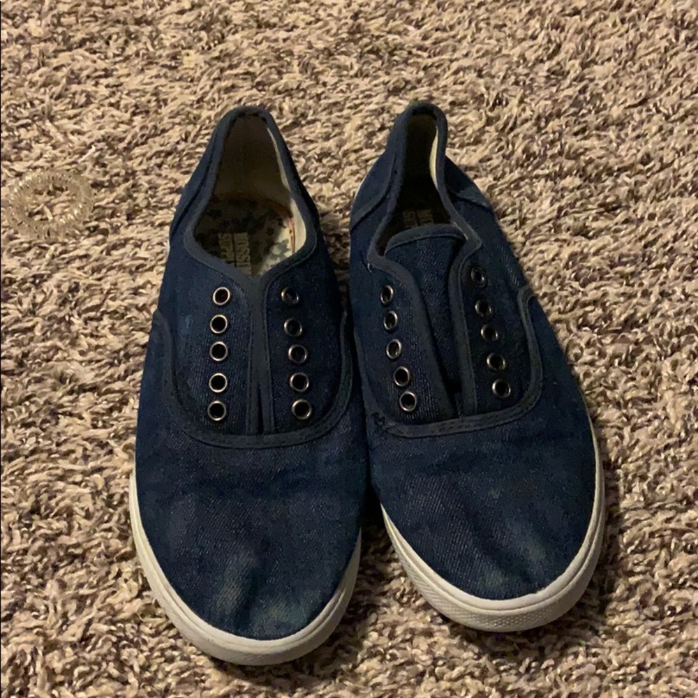 Denim shoes